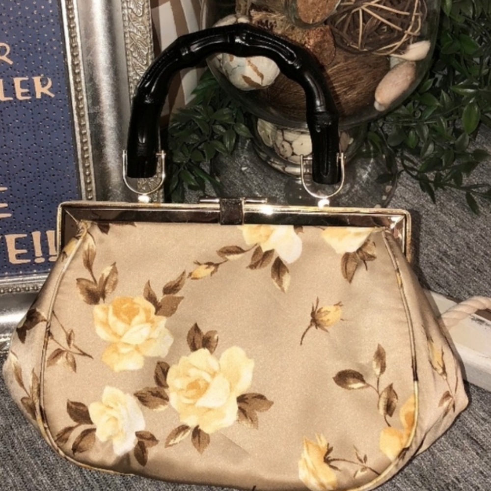 NWOT Vintage Banana Republic 100% Silk Purse Butter Yellow Roses Vanity Bag Y2K